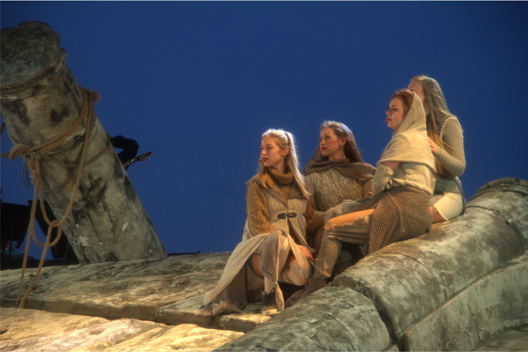 В Губахе при поддержке УЗПМ стартовал театральный фестиваль «Тайны горы Крестовой»