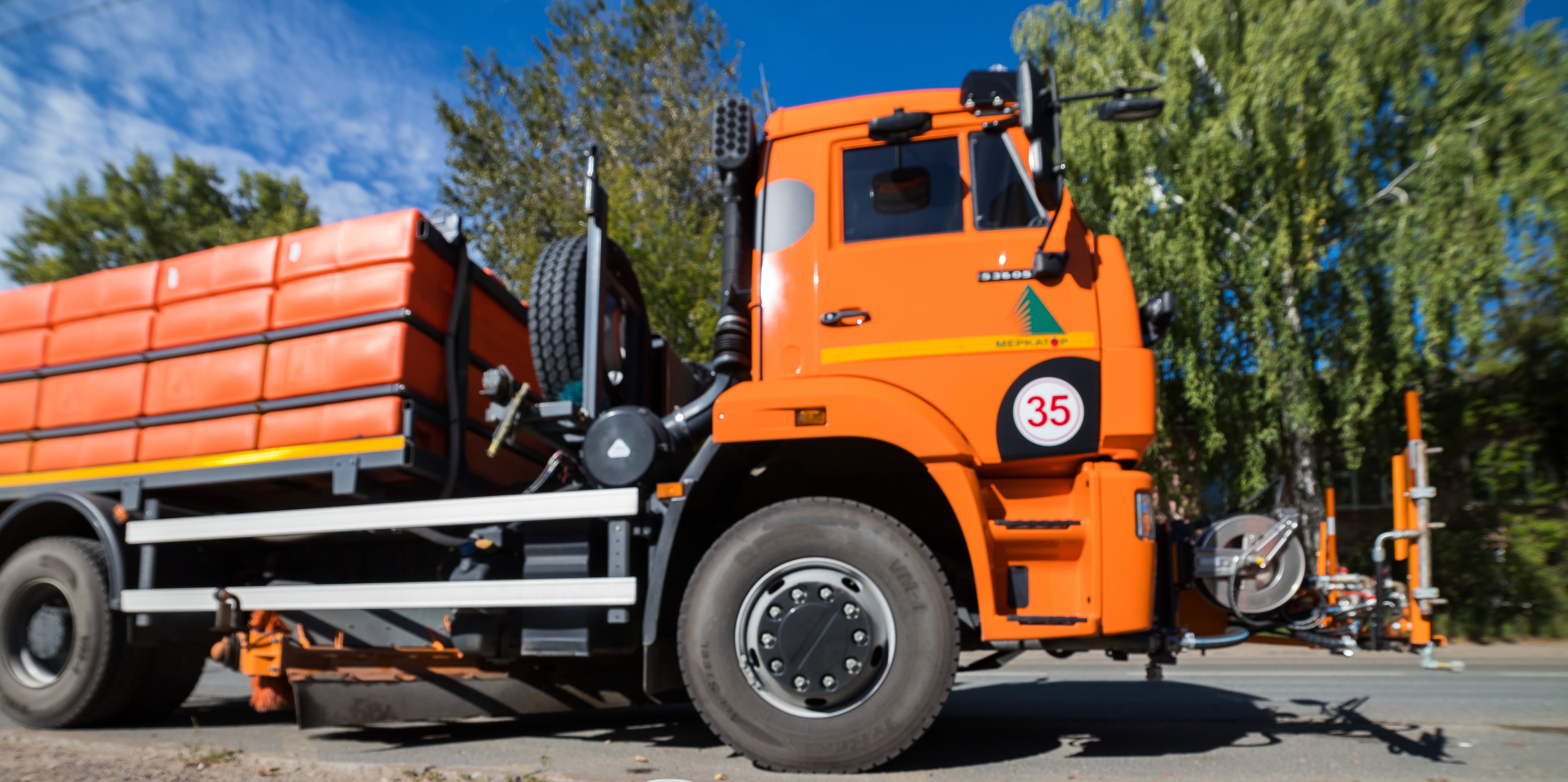 Орск впервые применит пермский «Бионорд Шампунь» для промывки городских дорог