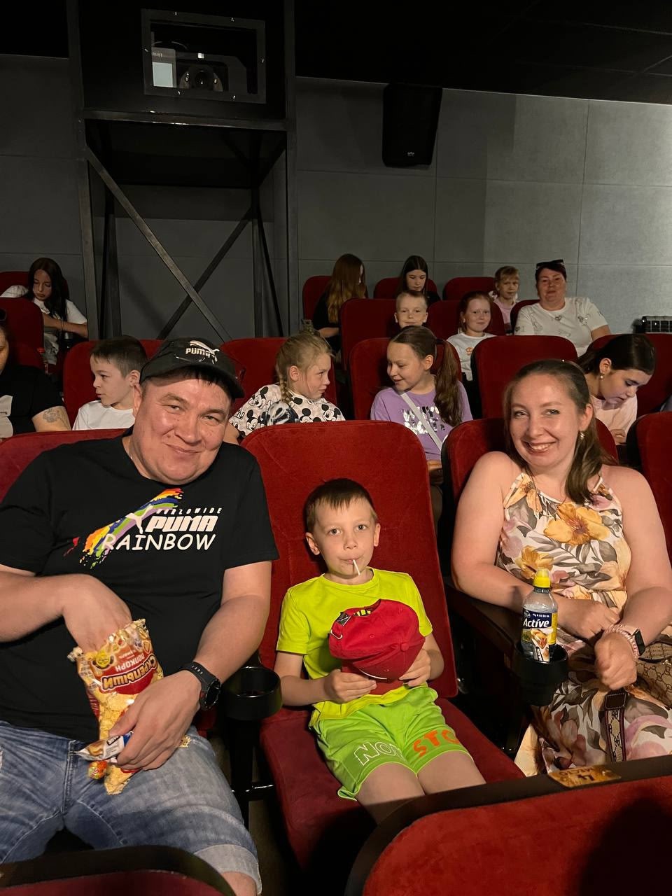 Уральский завод противогололедных материалов организовал день кино для сотрудников и их семей , рис. 6